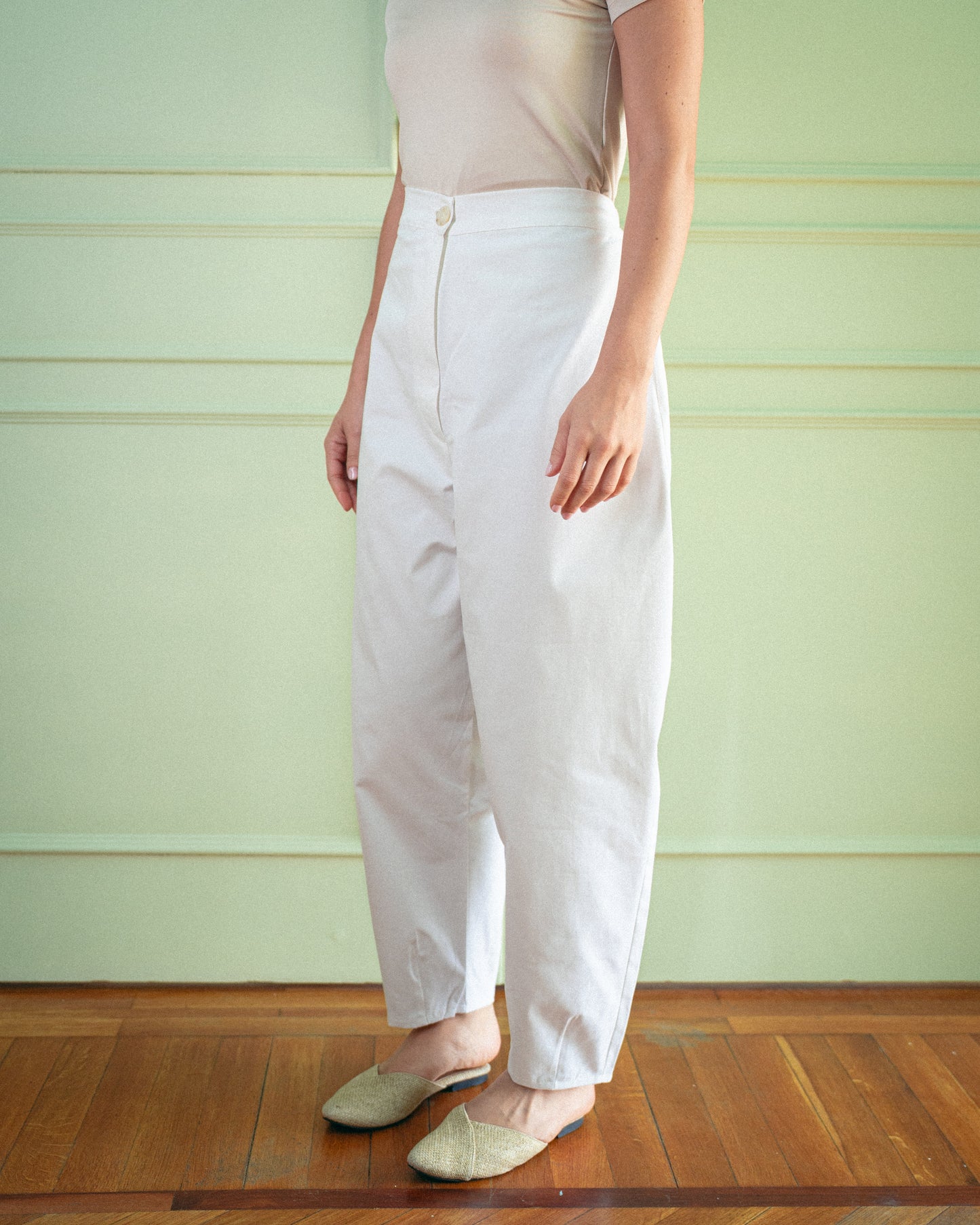 White everyday pants