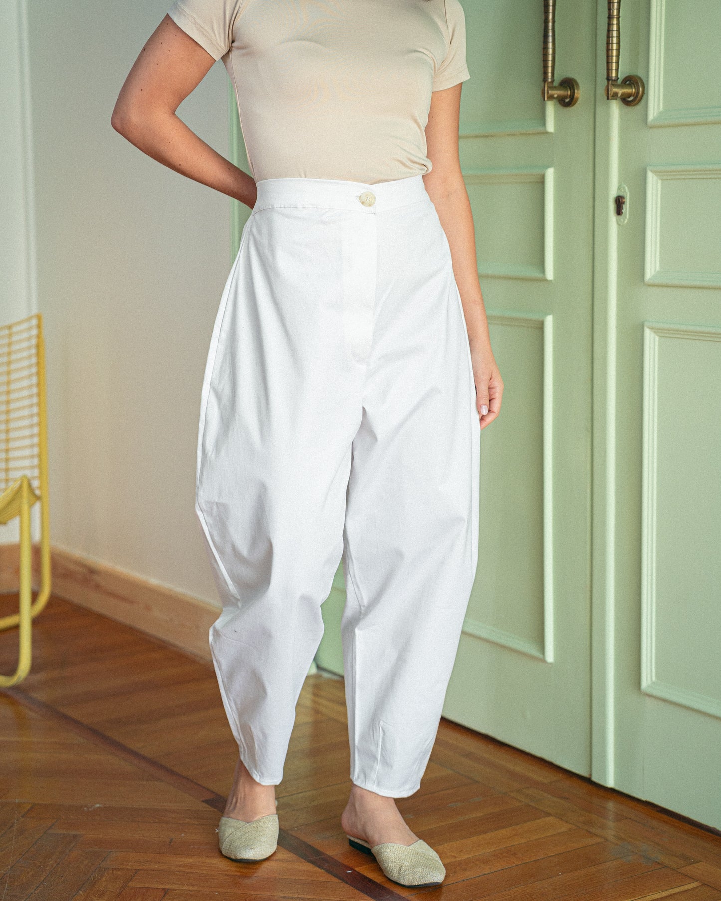 White everyday pants