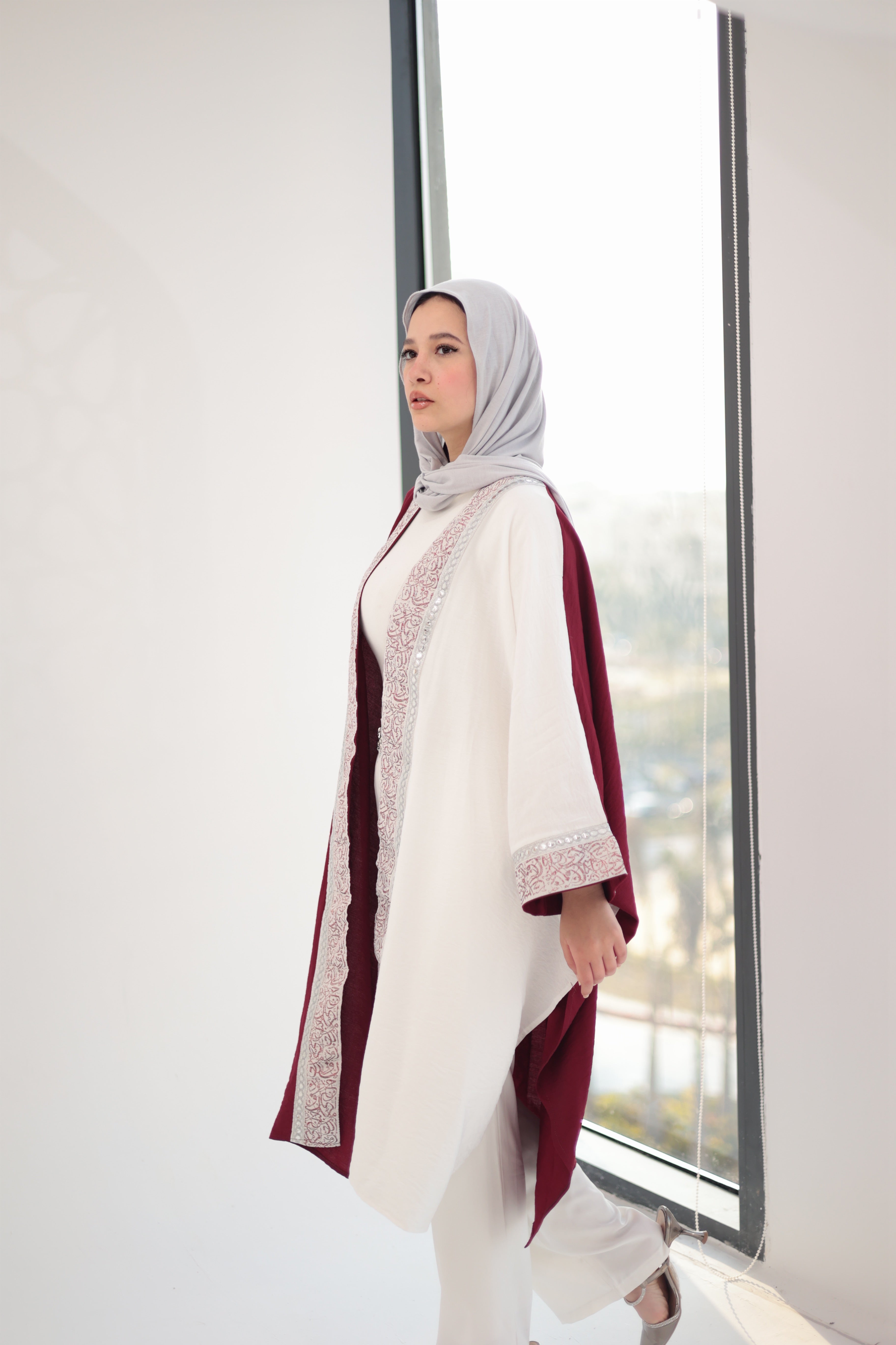 Burgandy hureya qaftan
